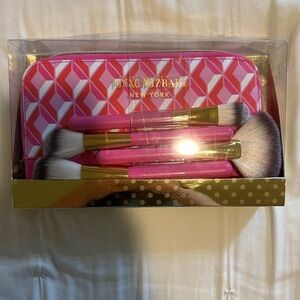 Issac Mizrahi brush set with zip pouch